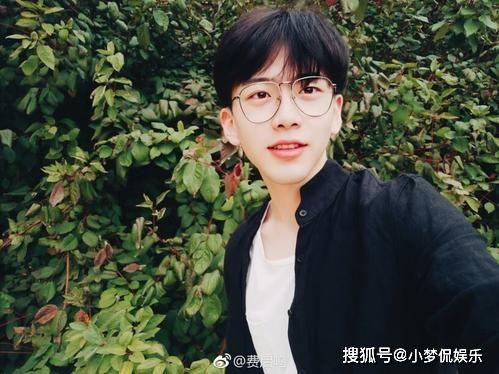 娱乐圈吃瓜博主推荐抖音,娱乐圈吃瓜博主带你揭秘明星幕后故事